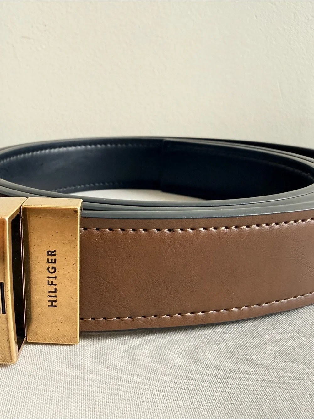 Tommy Hilfiger brown/black leather belt with gold buckle, size XL (42-44)